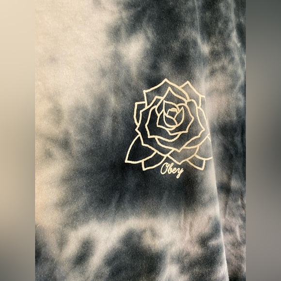 Obey T-Shirt - Picture 3 of 5